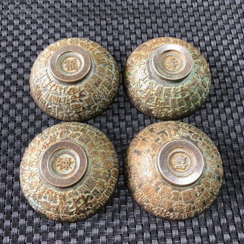 古玩铜器收藏紫铜鎏金莲生蛙一根香香台砚台 青蛙和莲蓬都多子,寓意连生娃娃,幸福美满,多子多福 此器型包浆浓郁,工艺精湛,古色古香,值得你入手 产品规格 重量 如下图