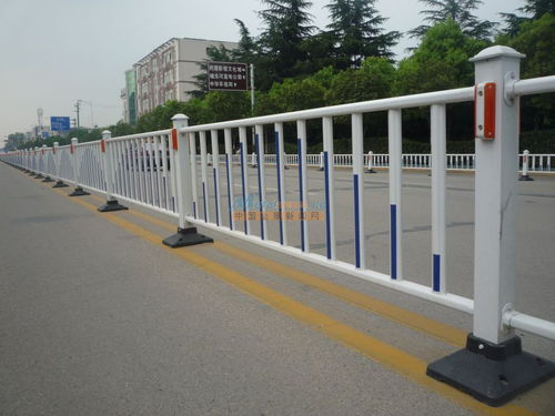 马路中间的护栏多少钱